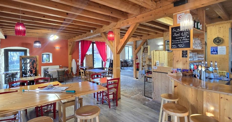 Le restaurant - Le Bistrot Du Saut Girard - restaurant BARESIA-SUR-L'AIN